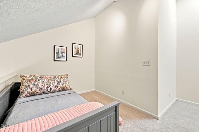 4 Crystal Oaks Court, Durham, NC 27707
