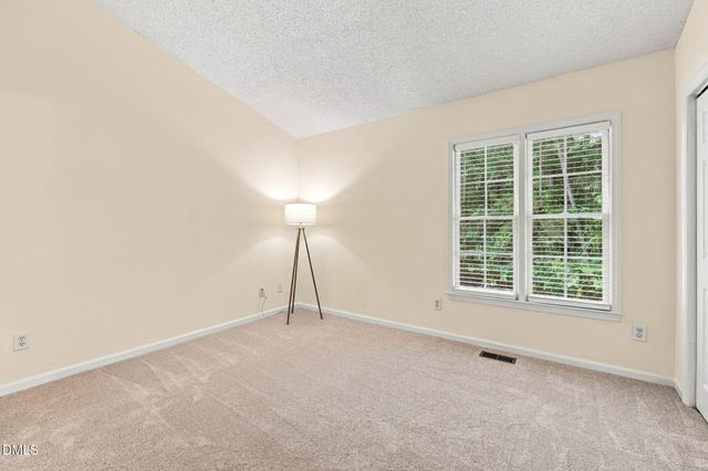 4 Crystal Oaks Court, Durham, NC 27707