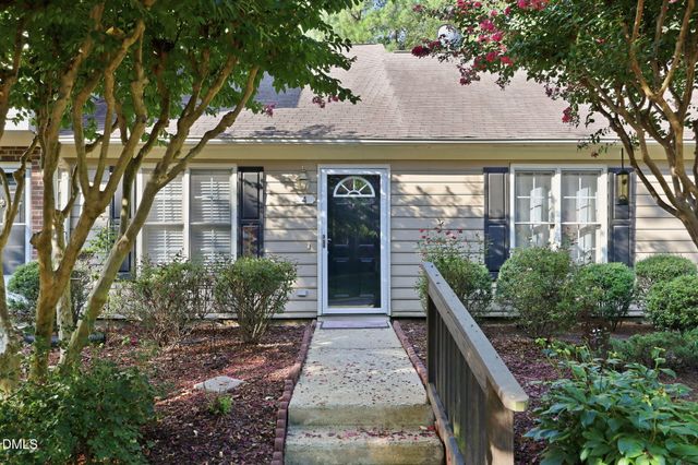 4 Crystal Oaks Court, Durham, NC 27707