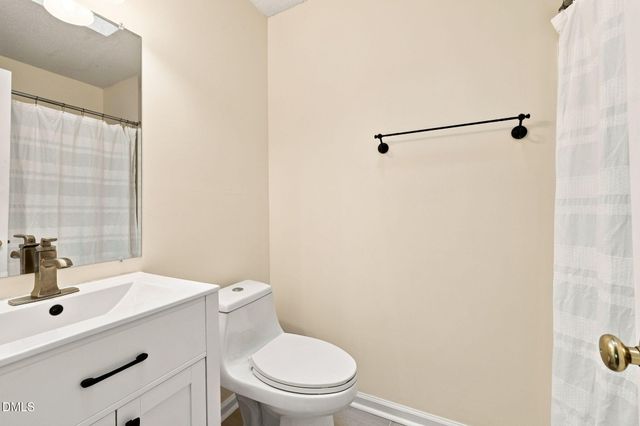 4 Crystal Oaks Court, Durham, NC 27707