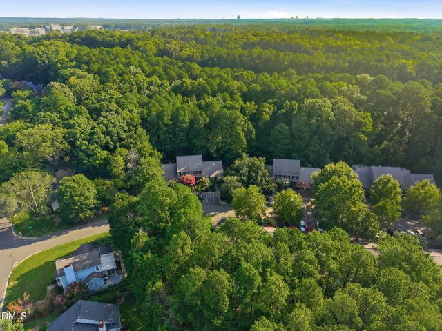 4 Crystal Oaks Court, Durham, NC 27707