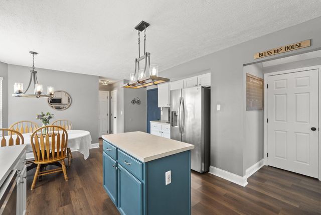 3277 Longspur Drive, Columbus, OH 43228