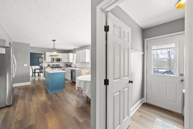 3277 Longspur Drive, Columbus, OH 43228