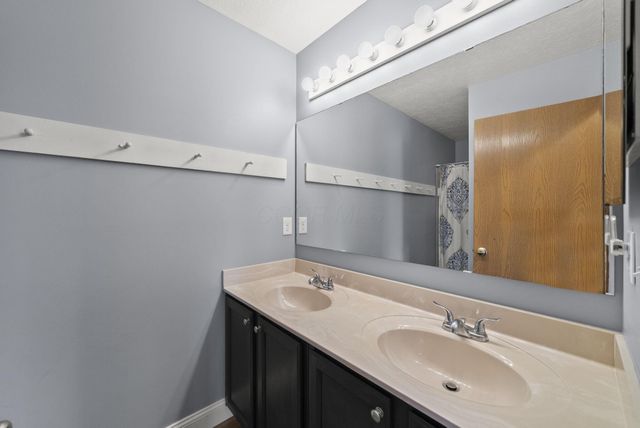 3277 Longspur Drive, Columbus, OH 43228