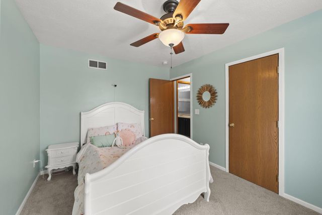 3277 Longspur Drive, Columbus, OH 43228