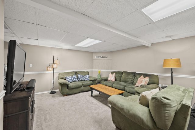 3277 Longspur Drive, Columbus, OH 43228