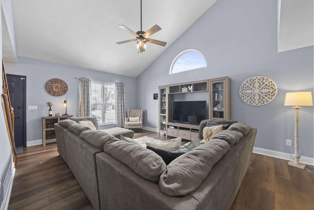 3277 Longspur Drive, Columbus, OH 43228