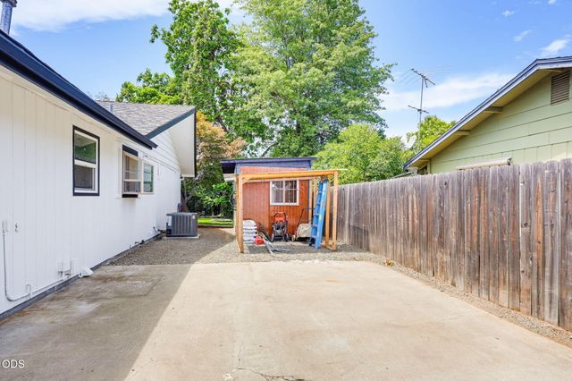 1451 Bluebonnet Avenue, Medford, OR 97504