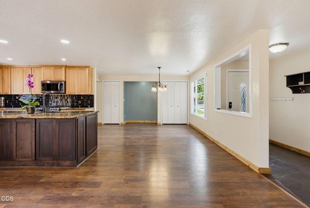 1451 Bluebonnet Avenue, Medford, OR 97504