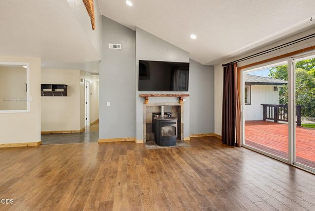 1451 Bluebonnet Avenue, Medford, OR 97504