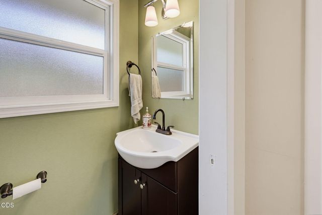 1451 Bluebonnet Avenue, Medford, OR 97504