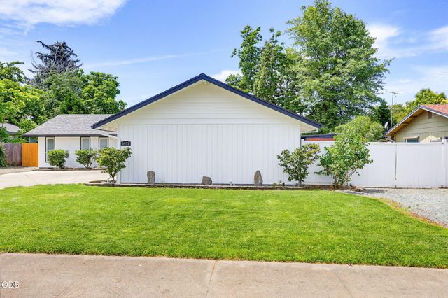 1451 Bluebonnet Avenue, Medford, OR 97504