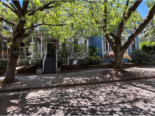1710 Nw HOYT St, Portland, OR 97209