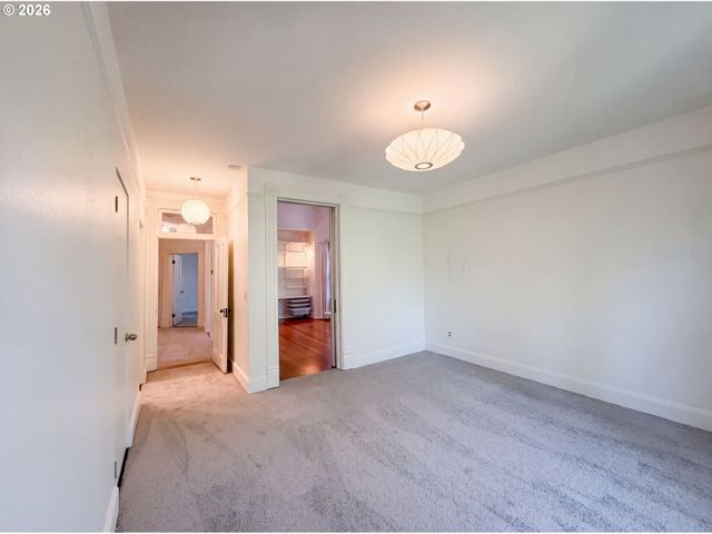 1710 Nw HOYT St, Portland, OR 97209