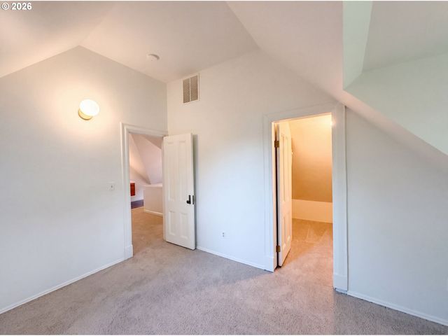 1710 Nw HOYT St, Portland, OR 97209