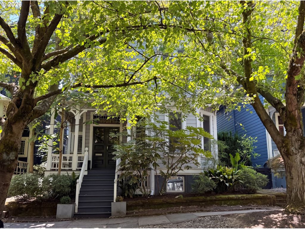 1710 Nw HOYT St, Portland, OR 97209