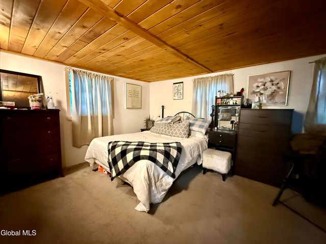 32 Twin Channels Road, Queensbury, NY 12804