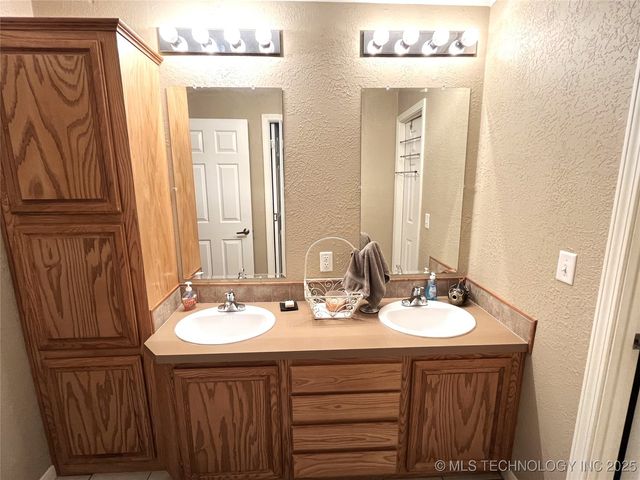 4014 Tranquil Lane, Kingston, OK 73439