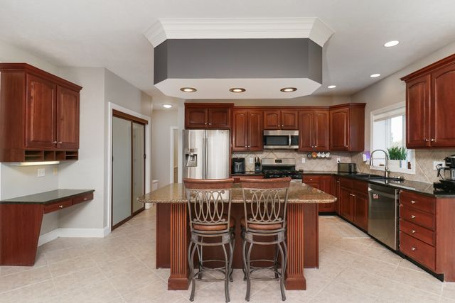 3 Pebblebrook Court, Bloomington, IL 61705