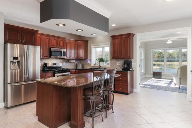 3 Pebblebrook Court, Bloomington, IL 61705