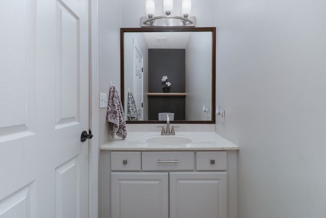 3 Pebblebrook Court, Bloomington, IL 61705