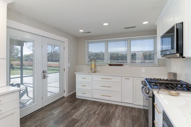 3 Pebblebrook Court, Bloomington, IL 61705