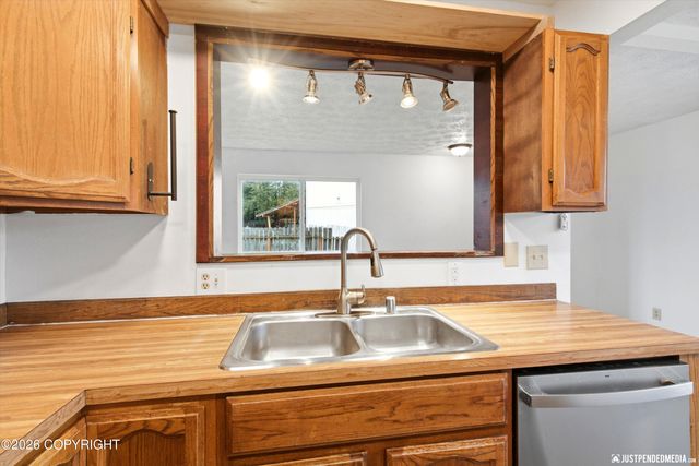 1129 Fred Circle, Anchorage, AK 99515