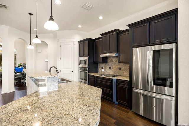 13701 TRAILSIDE LN, Live Oak, TX 78233