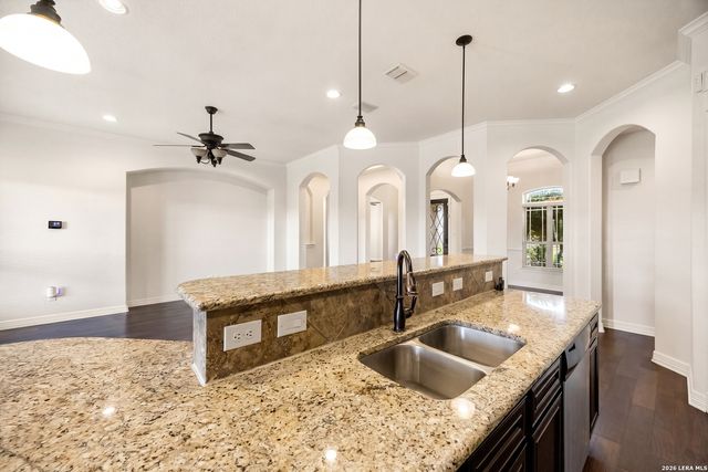 13701 TRAILSIDE LN, Live Oak, TX 78233
