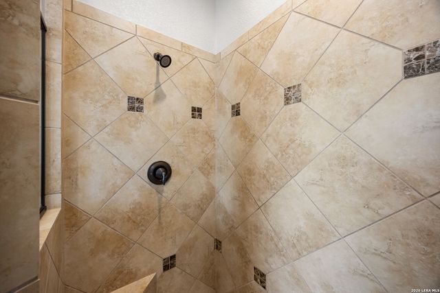 13701 TRAILSIDE LN, Live Oak, TX 78233
