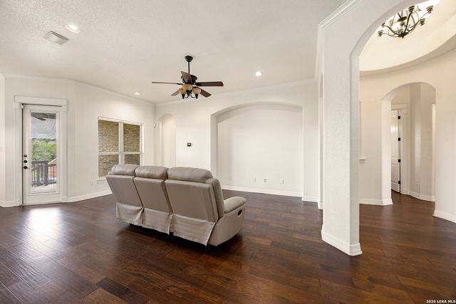 13701 TRAILSIDE LN, Live Oak, TX 78233