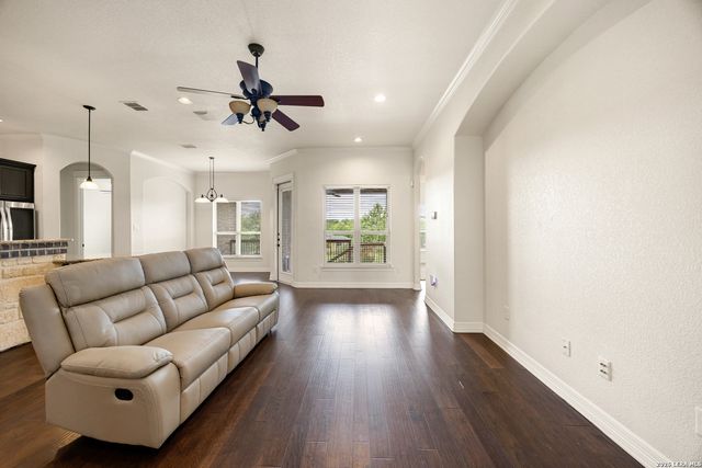 13701 TRAILSIDE LN, Live Oak, TX 78233