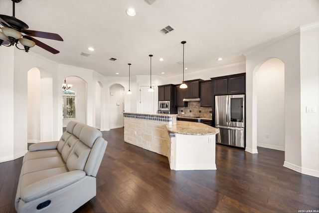 13701 TRAILSIDE LN, Live Oak, TX 78233