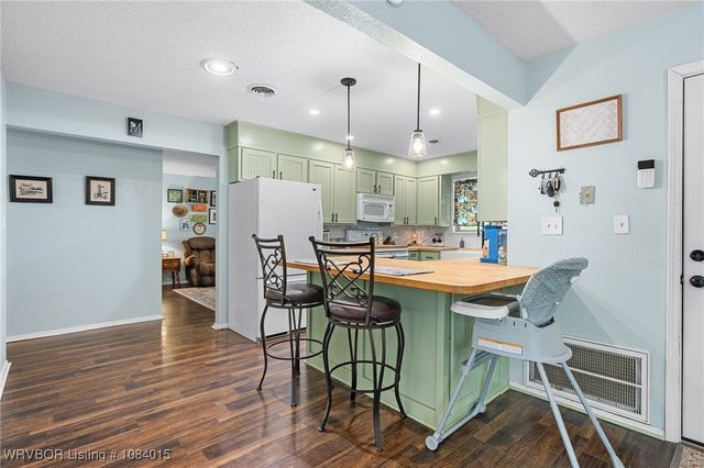 604 N Division Street, Lavaca, AR 72941