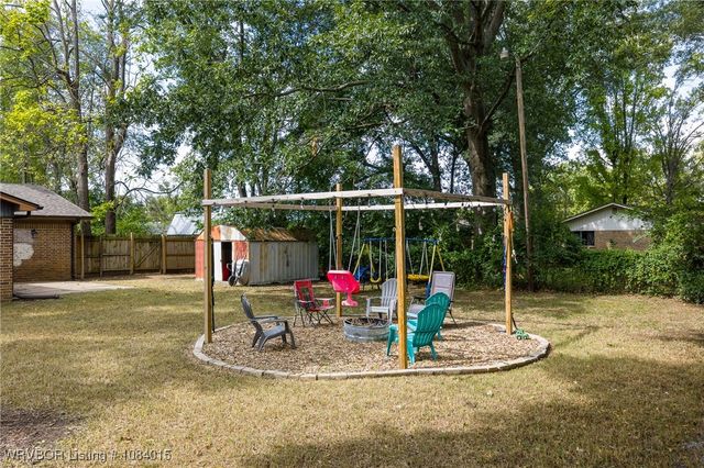 604 N Division Street, Lavaca, AR 72941