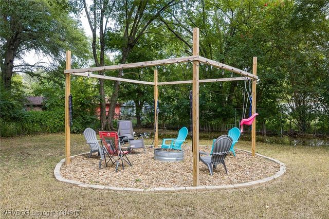 604 N Division Street, Lavaca, AR 72941