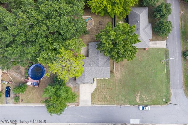 604 N Division Street, Lavaca, AR 72941