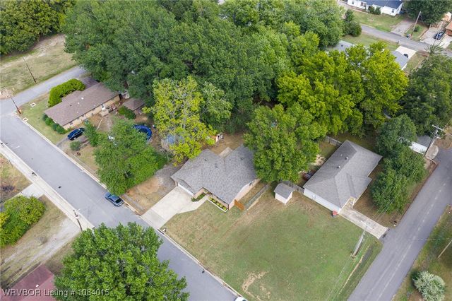 604 N Division Street, Lavaca, AR 72941