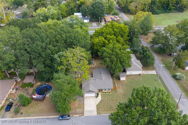 604 N Division Street, Lavaca, AR 72941