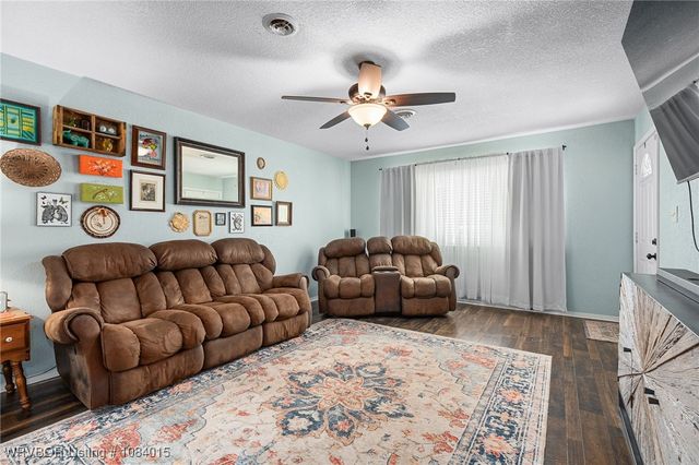 604 N Division Street, Lavaca, AR 72941