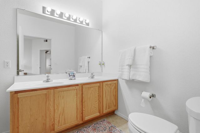 6800 Vista Del Norte Drive NE 427, Albuquerque, NM 87113