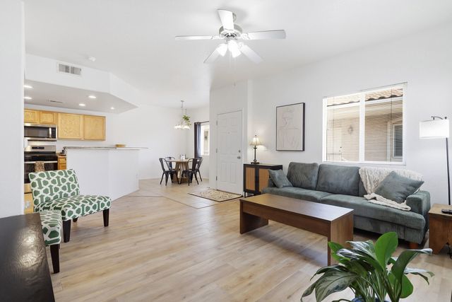 6800 Vista Del Norte Drive NE 427, Albuquerque, NM 87113