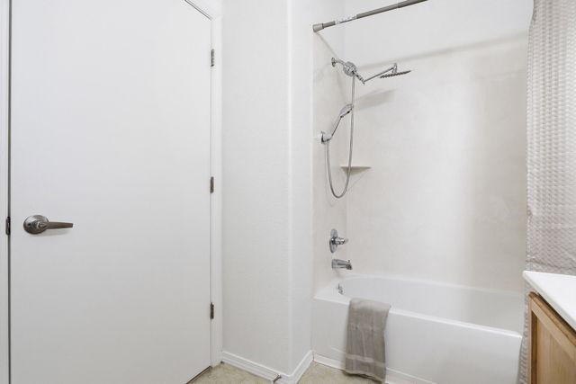6800 Vista Del Norte Drive NE 427, Albuquerque, NM 87113