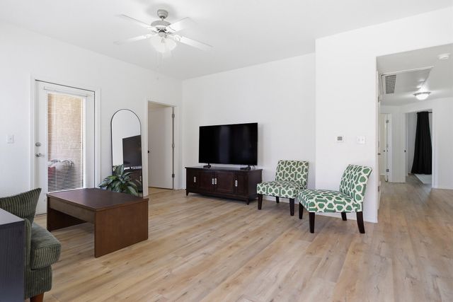 6800 Vista Del Norte Drive NE 427, Albuquerque, NM 87113