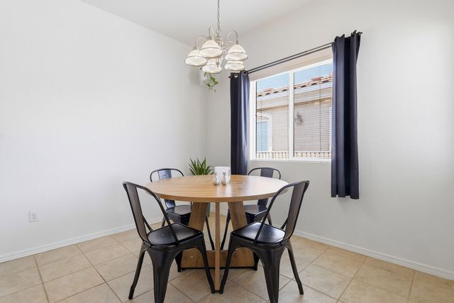 6800 Vista Del Norte Drive NE 427, Albuquerque, NM 87113