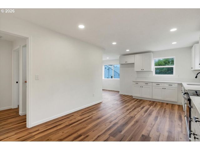 4623 Ne SUMNER St, Portland, OR 97218