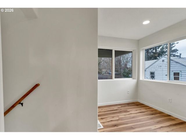 4623 Ne SUMNER St, Portland, OR 97218