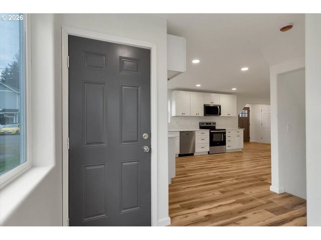 4623 Ne SUMNER St, Portland, OR 97218