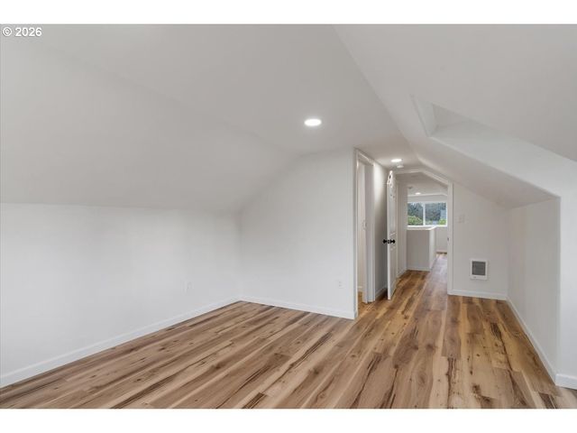 4623 Ne SUMNER St, Portland, OR 97218