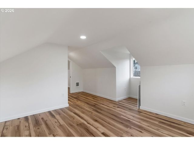 4623 Ne SUMNER St, Portland, OR 97218